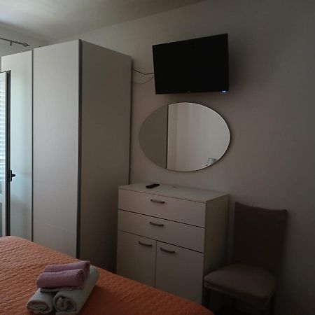 Apartments Piko2 Jelsa  Exterior foto